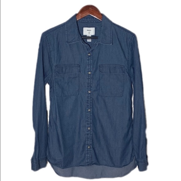 Forever 21 Tops - Dark Chambray Button Down Size Medium